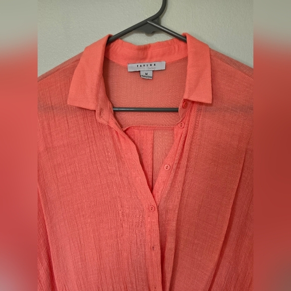 Favlux Fashion from Talulah Boutique Peach Button down drapey blouse size Medium - Picture 3 of 5